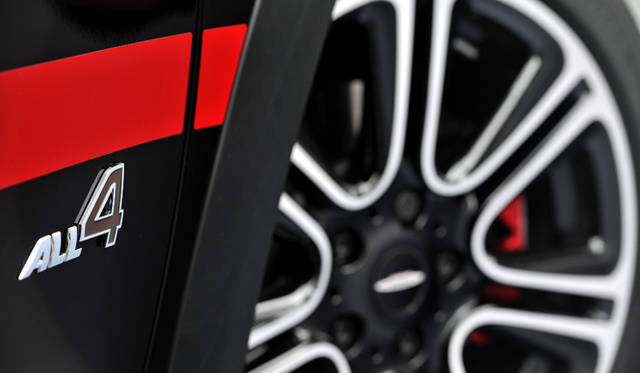 <strong>MINI John Cooper Works Countryman (Crossover)｜ミニ ジョン・クーパー・ワークス クロスオーバー</strong>