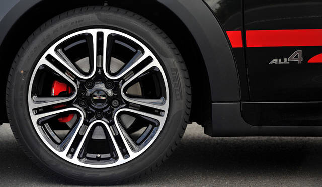 <strong>MINI John Cooper Works Countryman (Crossover)｜ミニ ジョン・クーパー・ワークス クロスオーバー</strong>