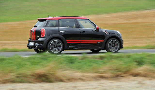 mini_jcw_countryman_100 <strong>MINI John Cooper Works Countryman (Crossover)|ミニ ジョン・クーパー・ワークス クロスオーバー</strong>