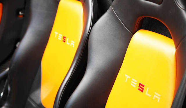 <strong>TESLA Roadster Sport 2.5｜テスラ ロードスター スポーツ 2.5</strong>