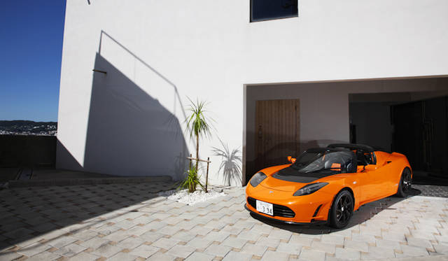 <strong>TESLA Roadster Sport 2.5｜テスラ ロードスター スポーツ 2.5</strong>