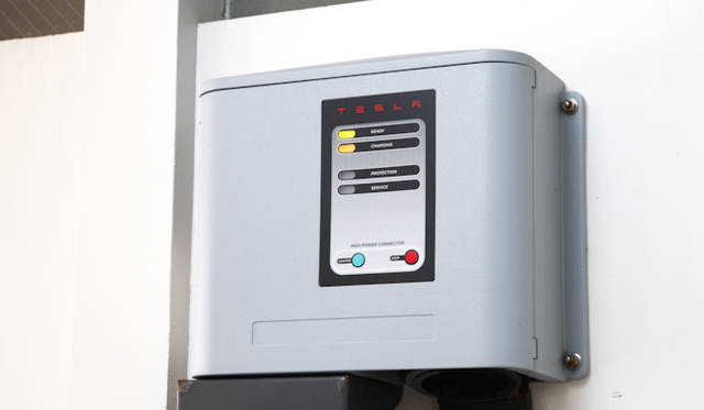 <strong>TESLA Roadster Sport 2.5｜テスラ ロードスター スポーツ 2.5</strong>