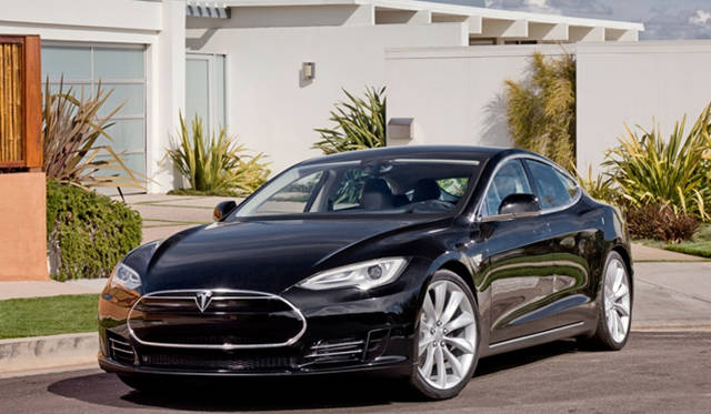 <strong>TESLA Model S｜テスラ モデル S</strong>