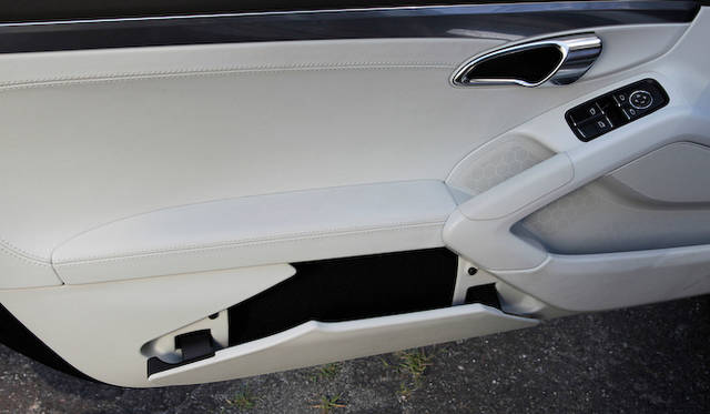 <strong>Porsche Boxster S｜ポルシェ ボクスターS</strong>