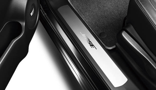 <strong>Renault Koleos BOSE® Edition｜ルノー コレオス BOSE®エディション</strong><br />キッキングプレートもBOSE®ロゴ入りの専用品