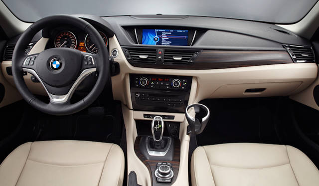 <strong>BMW  X1│ビー・エム・ダブリュー X1</strong>