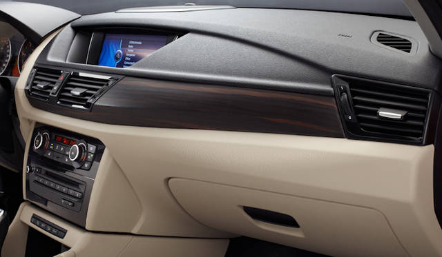 <strong>BMW  X1│ビー・エム・ダブリュー X1</strong>