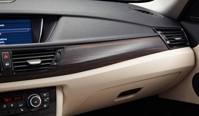 <strong>BMW  X1│ビー・エム・ダブリュー X1</strong>