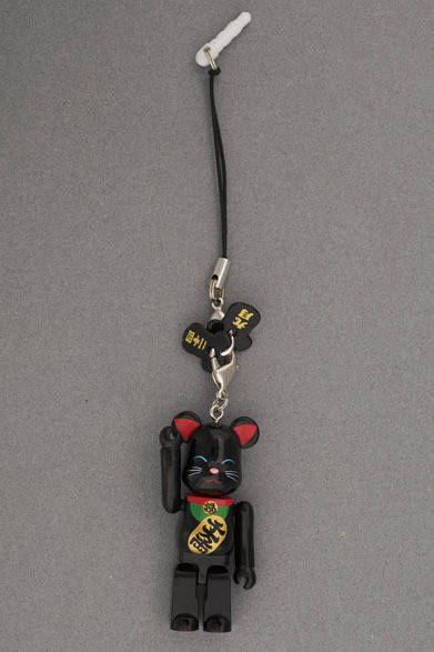 <strong>MEDICOM TOY｜メディコム・トイ</strong>　Happy BE@RBRICK 招き猫 黒 1200円