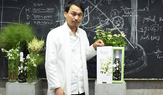 <strong>PERRIER-JOUËT｜ペリエ ジュエ</strong>　フラワーアーティスト東 信氏とペリエ ジュエ ベル エポック フローラル エディション