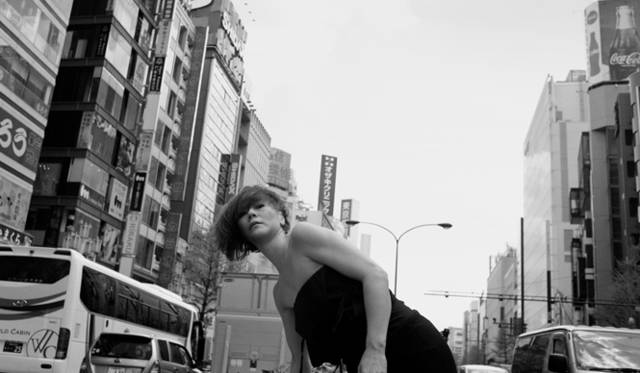 <strong>ART│ダンストリエンナーレトーキョー2012</strong>　向井山朋子+ニコル・ボイトラー+ジャン・カルマン　©Jiro Konami