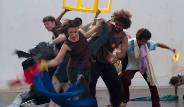 <strong>ART│ダンストリエンナーレトーキョー2012</strong>　リア・ロドリゲス　©Sammi Landweer