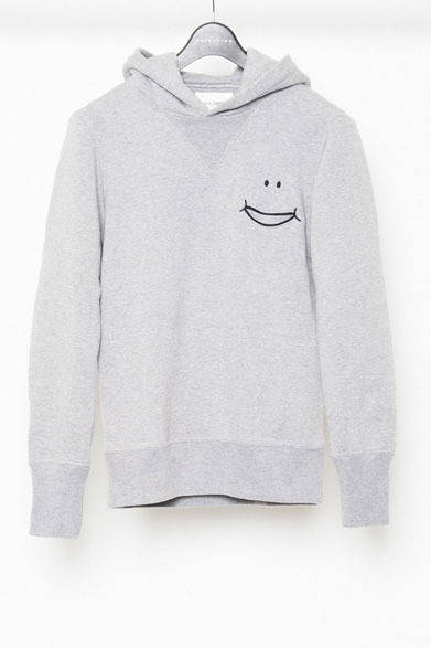 <strong>ESTNATION｜エストネーション</strong>　パーカ2万2050円（マーカウェア／エストネーション）