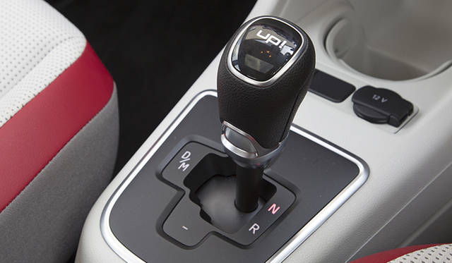 <strong>Volkswagen up!｜フォルクスワーゲン アップ！</strong><br />トランスミッションはASG　マニュアル操作も強く意識した形状だ