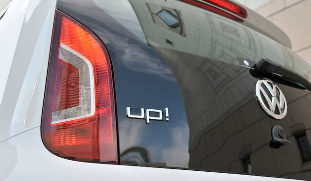 <strong>Volkswagen up!｜フォルクスワーゲン アップ！</strong><br />スマートフォンを意識したという、全面ガラス張りのテールゲート