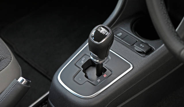 <strong>Volkswagen up!｜フォルクスワーゲン アップ！</strong><br />シングルクラッチ式の5段ASGは、手動のシフト操作も意識したデザイン