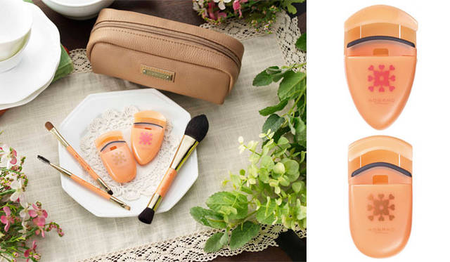 　ふんわりとした優しさと、ピュアな甘さを感じさせる“Beige&Orange”　上／アイラッシュカーラー（レギュラー）1470円、下／アイラッシュカーラー(センターカール)1470円（KOBAKO）
