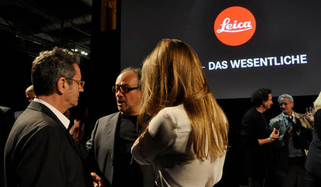 <strong>Leica｜ライカ</strong>　発表直後、ステージでのカウフマン氏