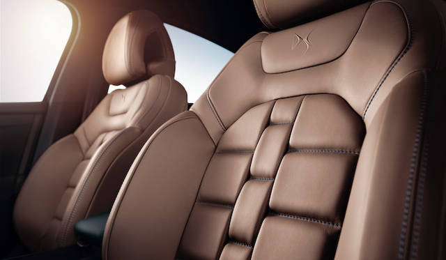 <strong>Citroen DS4｜シトロエンDS4</strong>　オプション設定の「クラブレザーシート」