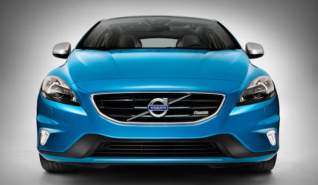 <strong>Volvo V40 R-Design｜ボルボ V40 Rデザイン</strong>