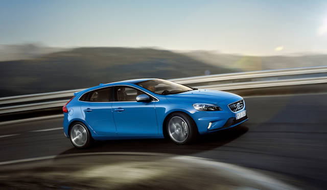 <strong>Volvo V40 R-Design｜ボルボ V40 Rデザイン</strong>