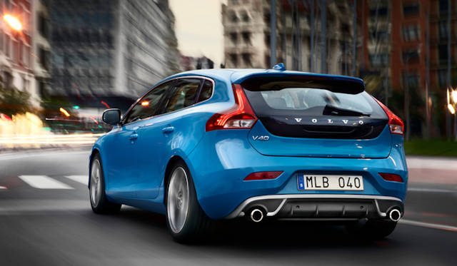 <strong>Volvo V40 R-Design｜ボルボ V40 Rデザイン</strong>