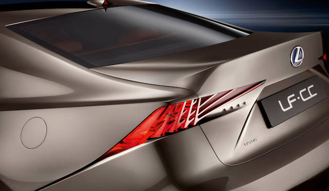 <strong>LEXUS LF-CC｜レクサス LF-CC</strong>