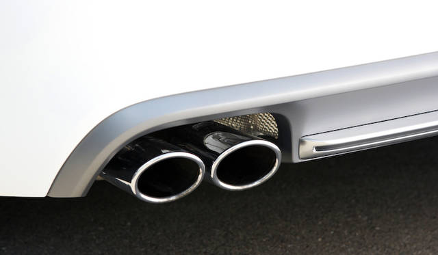 <strong>Audi S6｜アウディ S6</strong><br />クロム加工されたツインテールパイプもSモデルならでは