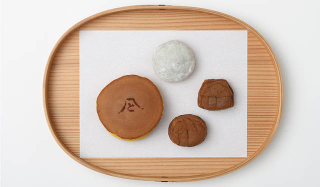 <strong>TORAYA TOKYO</strong>　和菓子屋の原点を再現したいという想いから誕生した「とらや工房」　各252円　※人形焼は2つセット