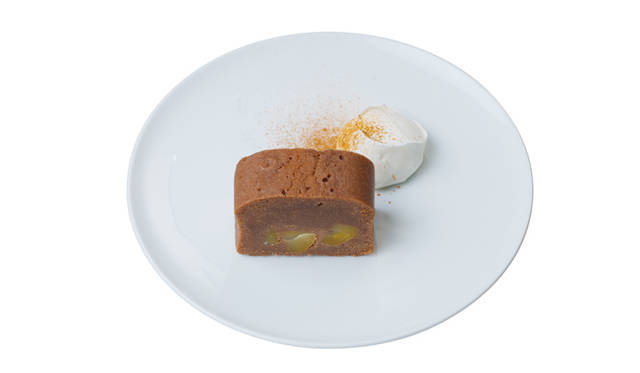 <strong>TORAYA TOKYO</strong>　「TORAYA CAFÉ」秋限定メニューの“和栗とチョコレートのフォンダン”　945円