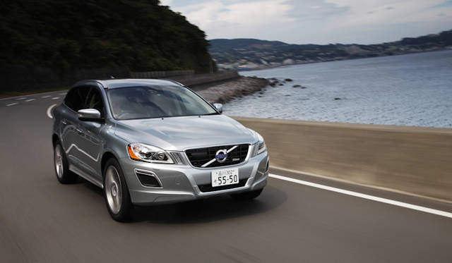 <strong>VOLVO XC60 T5 R-DESIGN｜ボルボ XC60 T5 R デザイン</strong>
