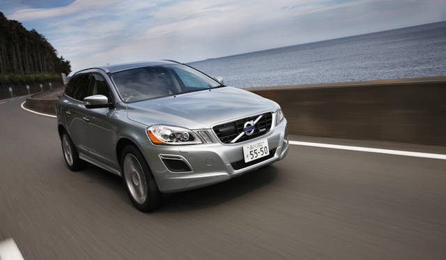<strong>VOLVO XC60 T5 R-DESIGN｜ボルボ XC60 T5 R デザイン</strong>
