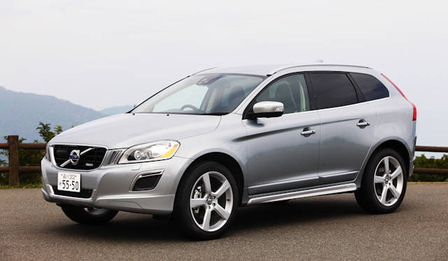 <strong>VOLVO XC60 T5 R-DESIGN｜ボルボ XC60 T5 R デザイン</strong>