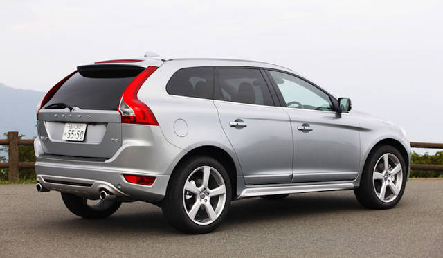 <strong>VOLVO XC60 T5 R-DESIGN｜ボルボ XC60 T5 R デザイン</strong>