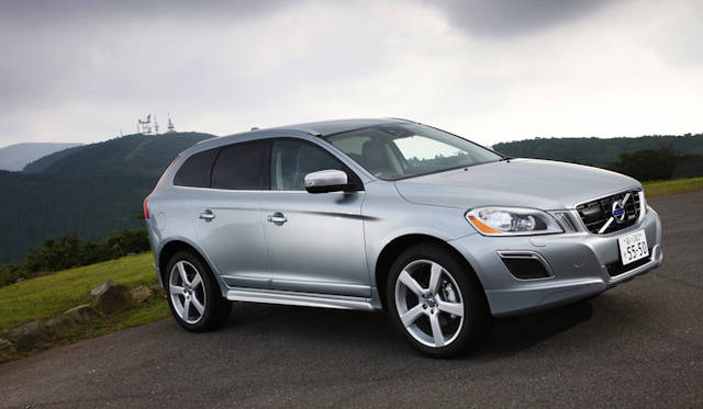 <strong>VOLVO XC60 T5 R-DESIGN｜ボルボ XC60 T5 R デザイン</strong>