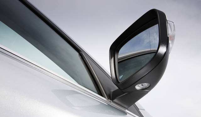 <strong>VOLVO XC60 T5 R-DESIGN｜ボルボ XC60 T5 R デザイン</strong>