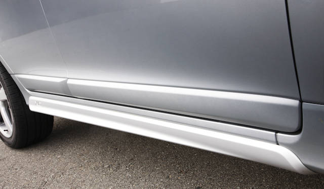 <strong>VOLVO XC60 T5 R-DESIGN｜ボルボ XC60 T5 R デザイン</strong>