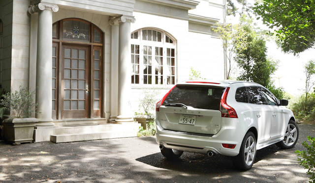 <strong>VOLVO XC60 T5 R-DESIGN｜ボルボ XC60 T5 R デザイン</strong>