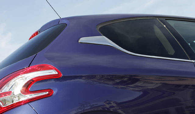 <strong>Peugeot 208｜プジョー 208</strong>