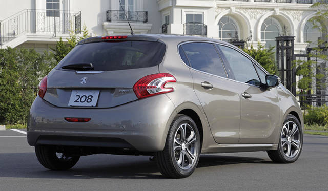 <strong>Peugeot 208｜プジョー 208</strong>