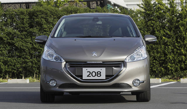 <strong>Peugeot 208｜プジョー 208</strong>