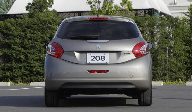 <strong>Peugeot 208｜プジョー 208</strong>