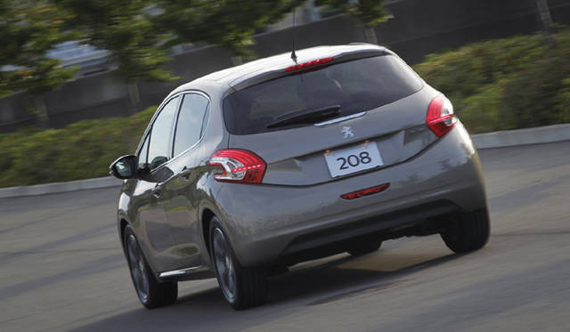 <strong>Peugeot 208｜プジョー 208</strong>