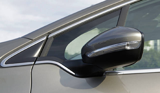 <strong>Peugeot 208｜プジョー 208</strong>