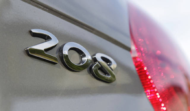 <strong>Peugeot 208｜プジョー 208</strong>