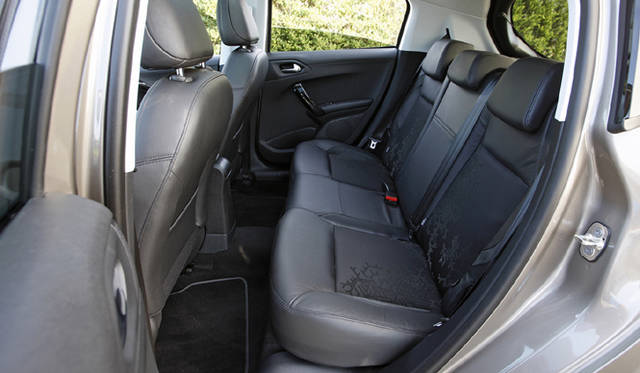 <strong>Peugeot 208｜プジョー 208</strong>