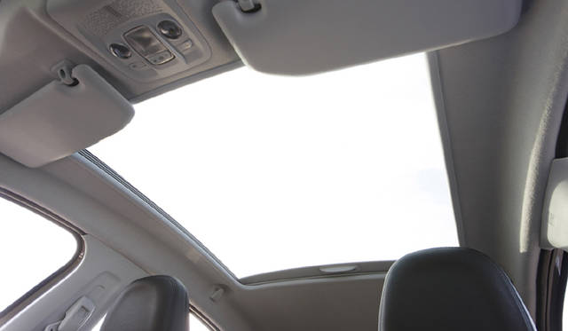 <strong>Peugeot 208｜プジョー 208</strong>