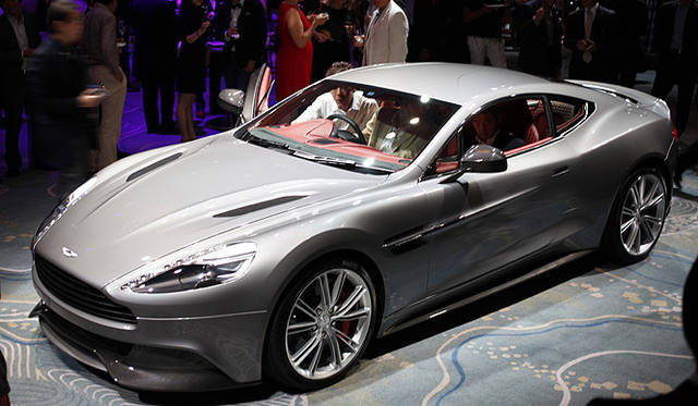 <strong>Aston Martin Vanquish｜アストンマーティン ヴァンキッシュ</strong>