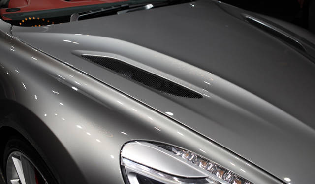 <strong>Aston Martin Vanquish｜アストンマーティン ヴァンキッシュ</strong>