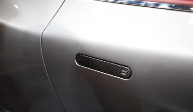 <strong>Aston Martin Vanquish｜アストンマーティン ヴァンキッシュ</strong>